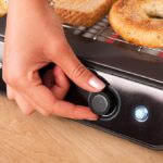 Плосък тостер Cecotec Turbo EasyToast InoxDark за всички видове хляб и сладкиши - Image 4