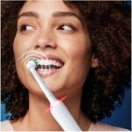 Eлектрическа четка за зъби Oral-B Pro 3 3500 - Image 2